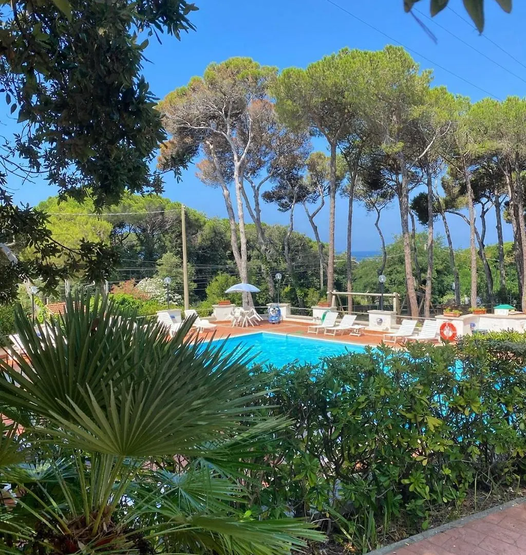 Castyhome Rosignano Marittimo 0*,  Italia